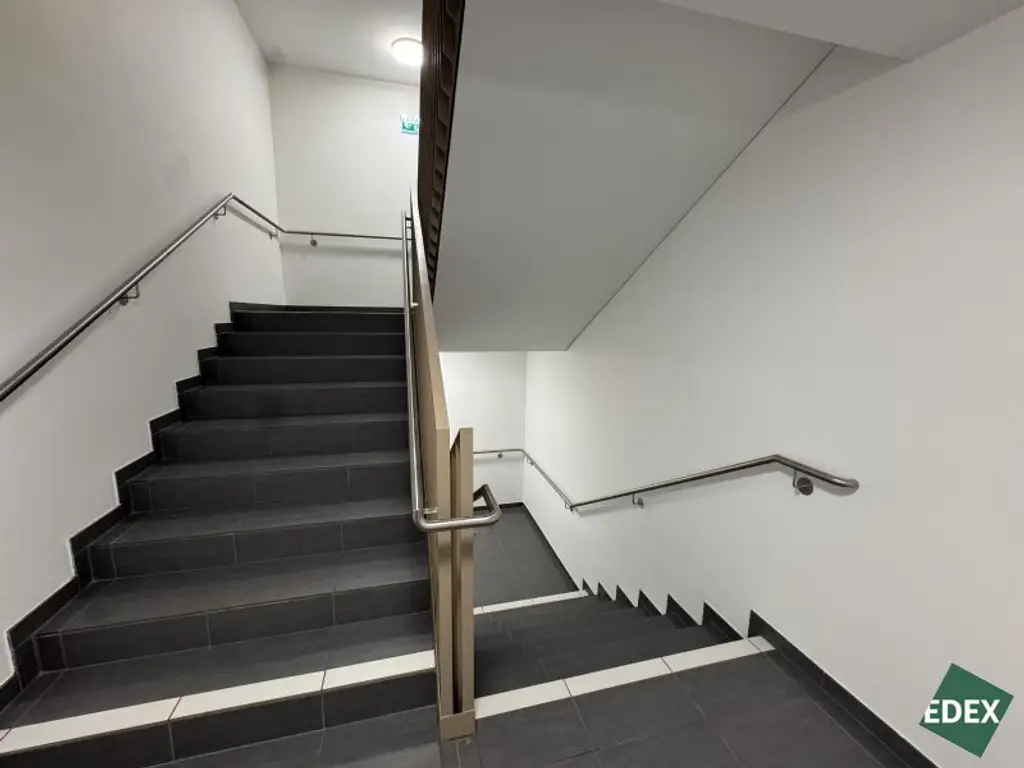 Moderne 2-Zimmer-Wohnung mit Balkon nahe U1 Rennbahnweg ab November