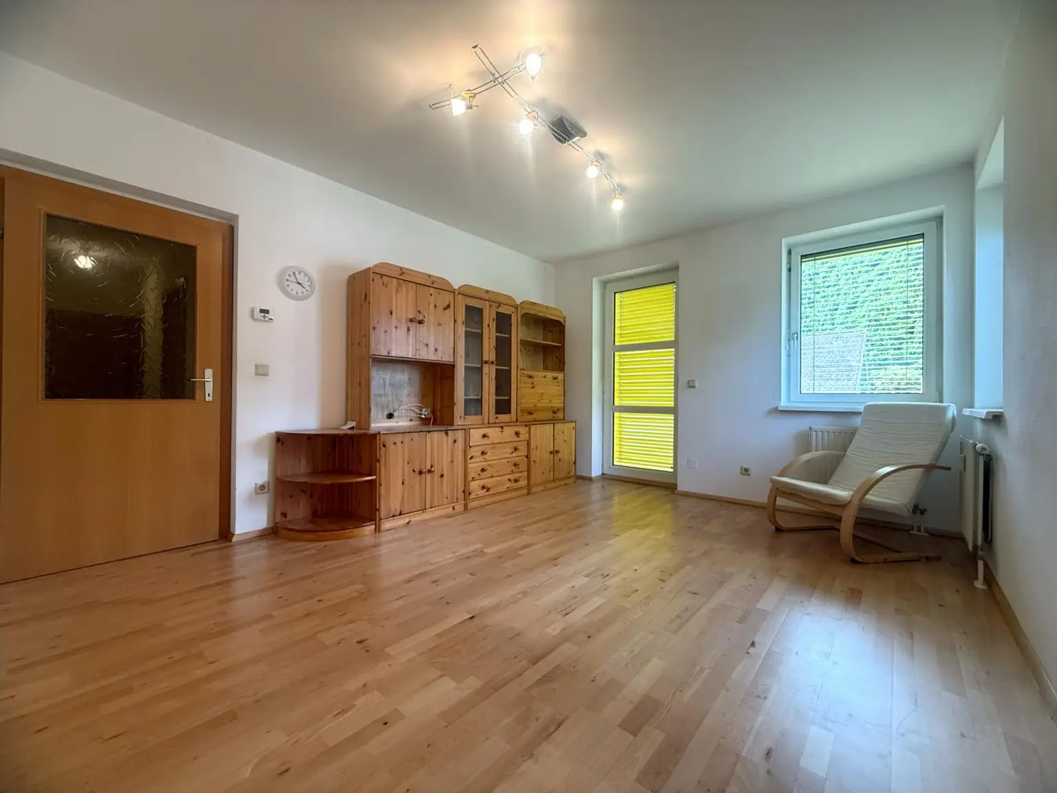 *** Moderne 77m² 3-Zimmer-Wohnung mit Terrasse & Carport – Wohnen im Herzen von Stanz!***
