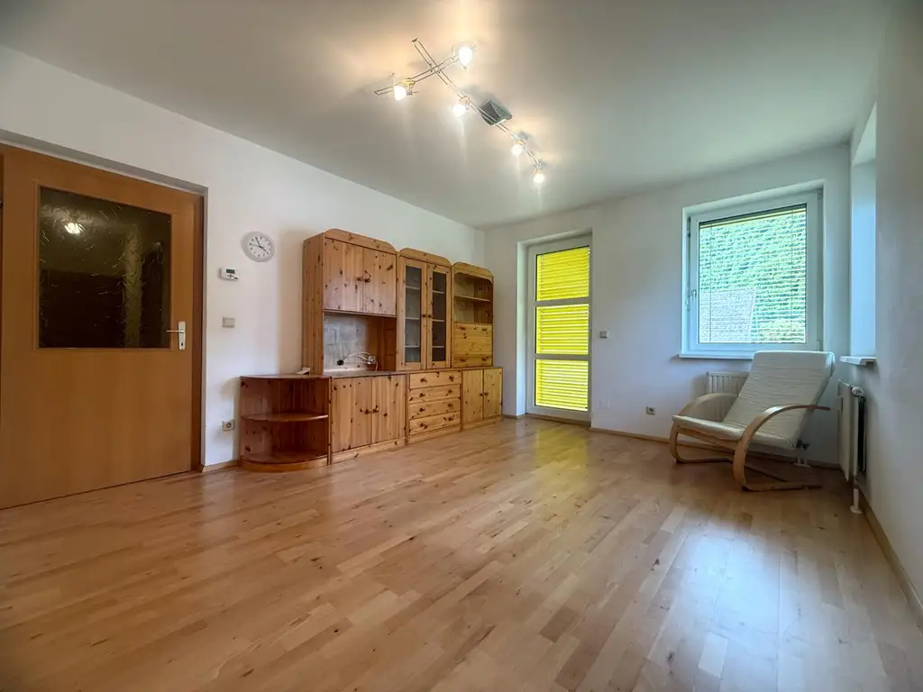 *** Moderne 77m² 3-Zimmer-Wohnung mit Terrasse & Carport – Wohnen im Herzen von Stanz!***