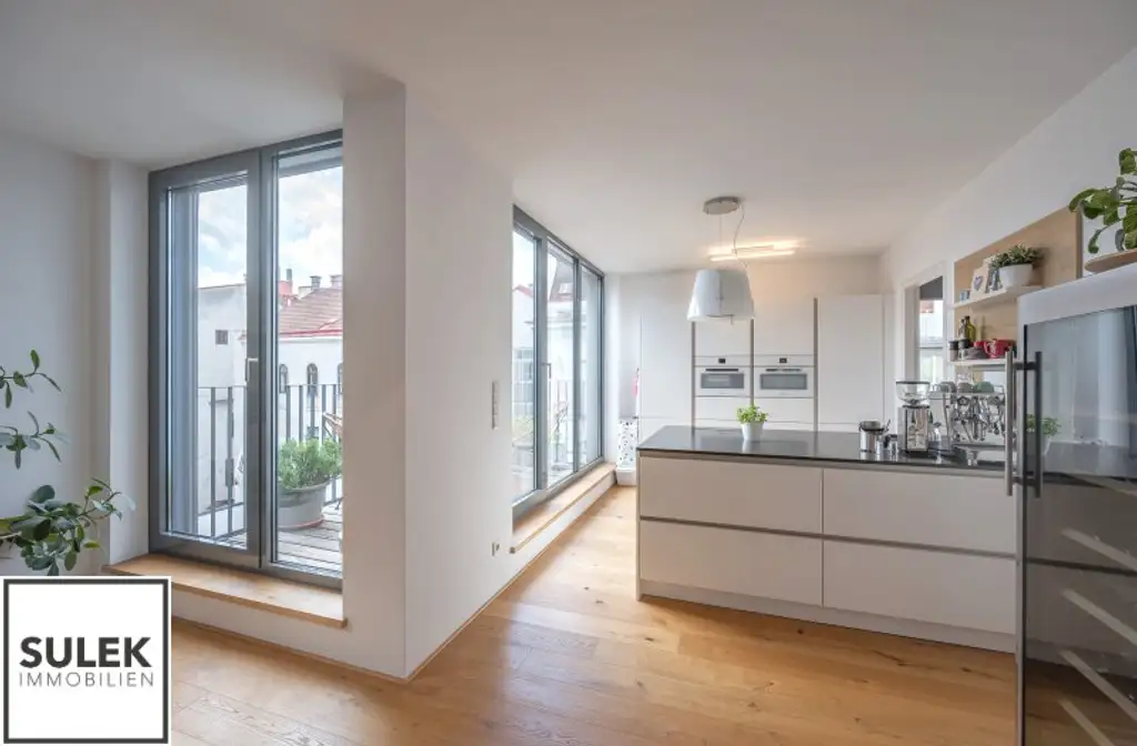 Einzigartige DG-Wohnung mit Loft-Charakter und Terrassen (rd. 165m²) inkl. atemberaubendem Fernblick