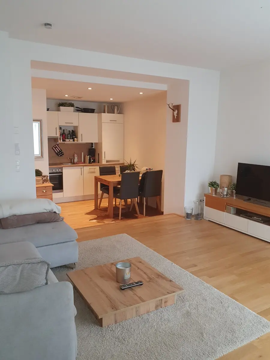 Blick Wohnbereich Ri Küche