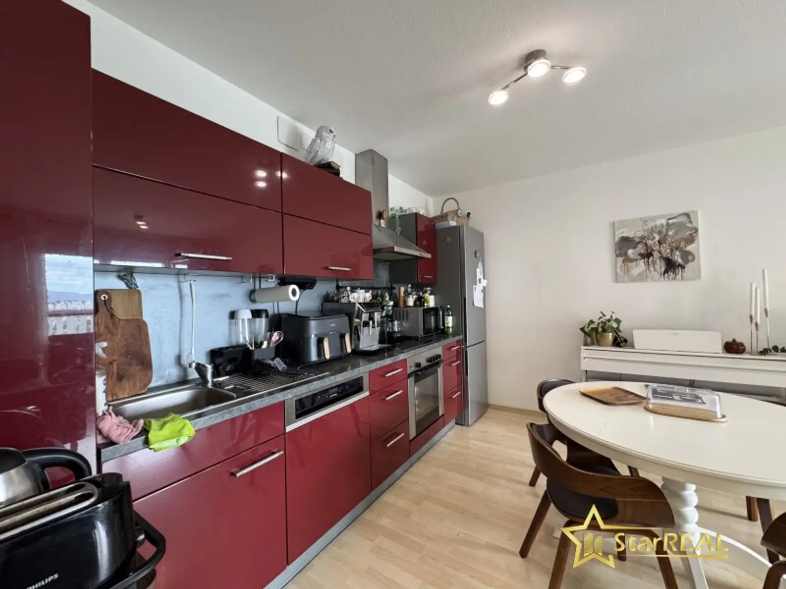 20. STOCK! TOP-WOHNUNG IM DELUGAN MEISSL TOWER. GARAGENPLATZ VORHANDEN. Sauna und Fitnessraum im Haus.