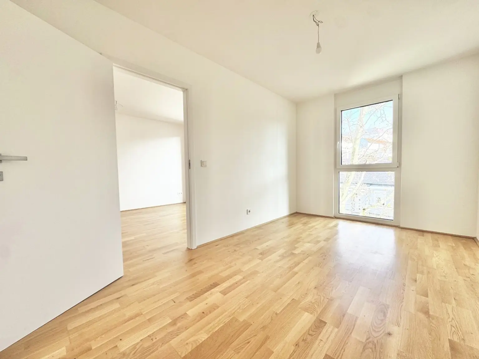 LOGGIATRAUM | OPTIMAL AUFGETEILTE, HELLE 2 ZIMMER | GARAGENPLATZ INKLUSIVE | TOPLAGE IN HOLLABRUNN