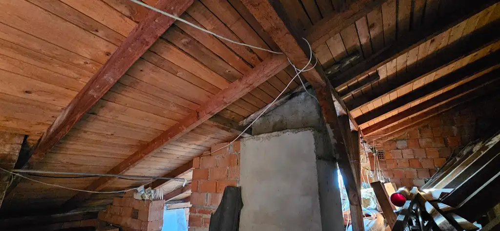 Sanierungsbedürftiges Haus mit Potenzial in attraktiver Lage - ab sofort verfügbar!