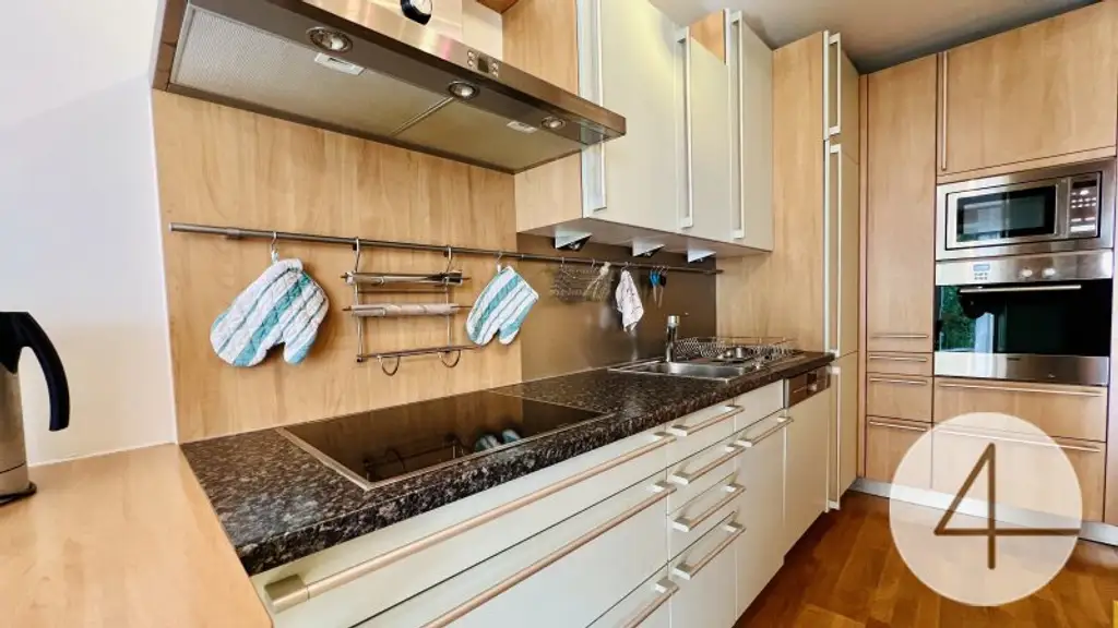 Nähe U3 & U6 - Urban wohnen in ruhiger Lage - sonniger Wohnbereich - Top Infrastruktur