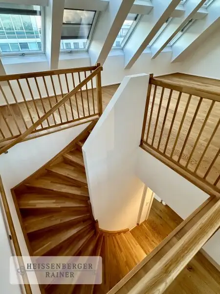 HOCHWERTIG, GROSSZÜGIG, SONNIG /// herrliche Dachterrassenwohnung /// Jacquingasse