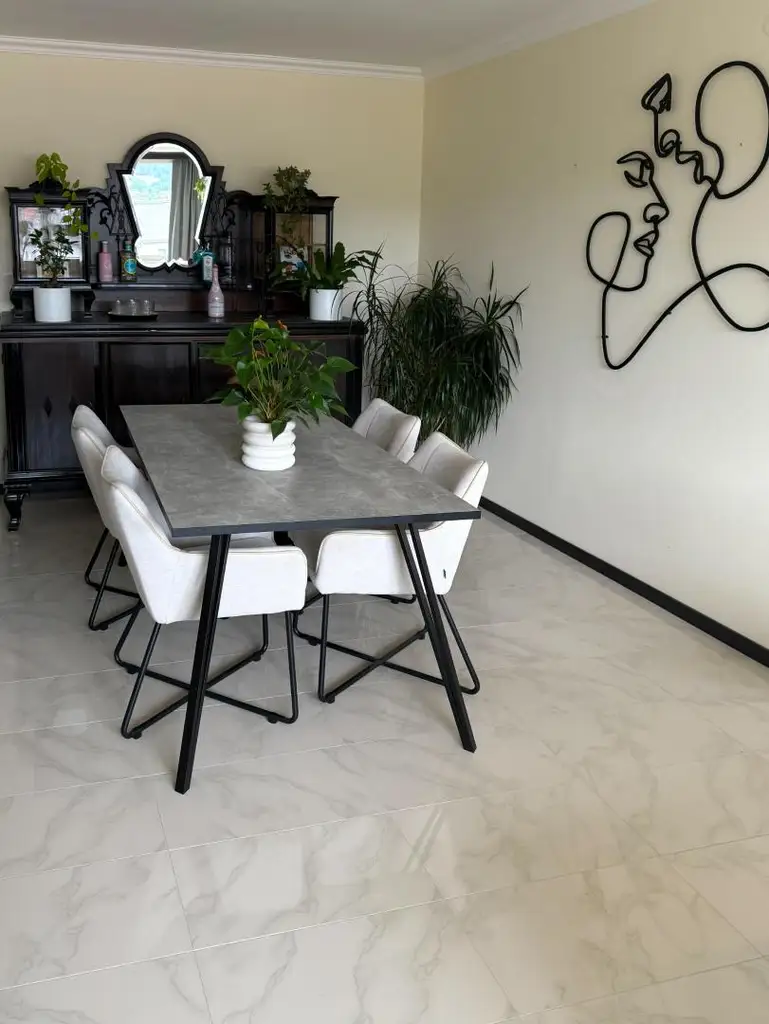 Traumhafte 2-Zimmer-Wohnung mit Penthouse-Flair und Weitblick durch den Wintergarten