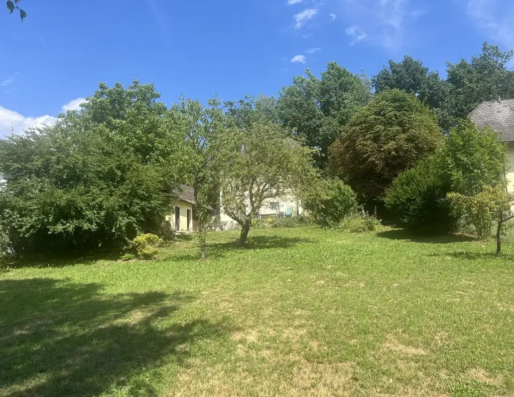 großes Grundstück in Hörzendorf