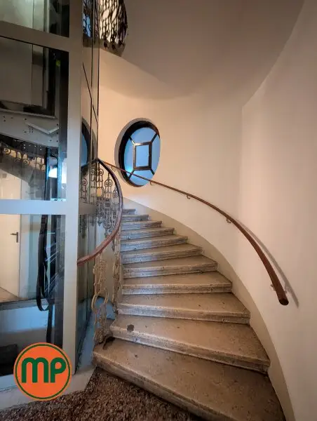 PER ASPERA AD ASTRA – Geschäftsräumlichkeit auf höchstem Niveau