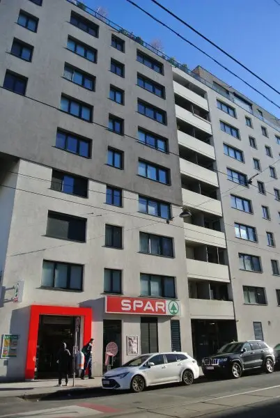 Spar- 1 Minute zu Fuß entfernt.