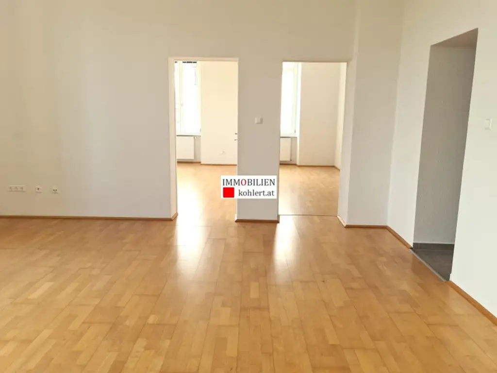 GELEGENHEIT, 3-ZIMMERWOHNUNG MIT FERNBLICK UND ZENTRALE LAGE