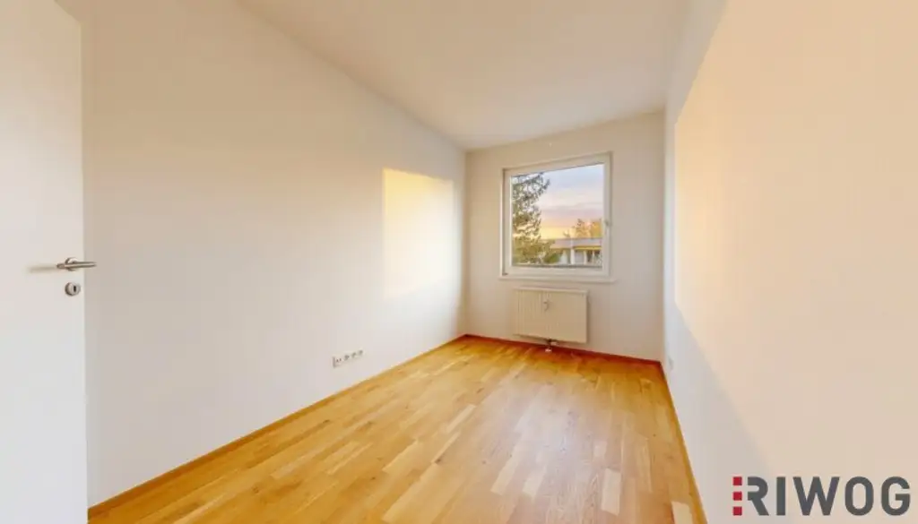 ERSTBEZUG nach Sanierung I 4 Zimmer Wohnung mit Loggia in Ruhelage I Tischler Küche mit Siemens Geräte inklusive I 360° Rundgang