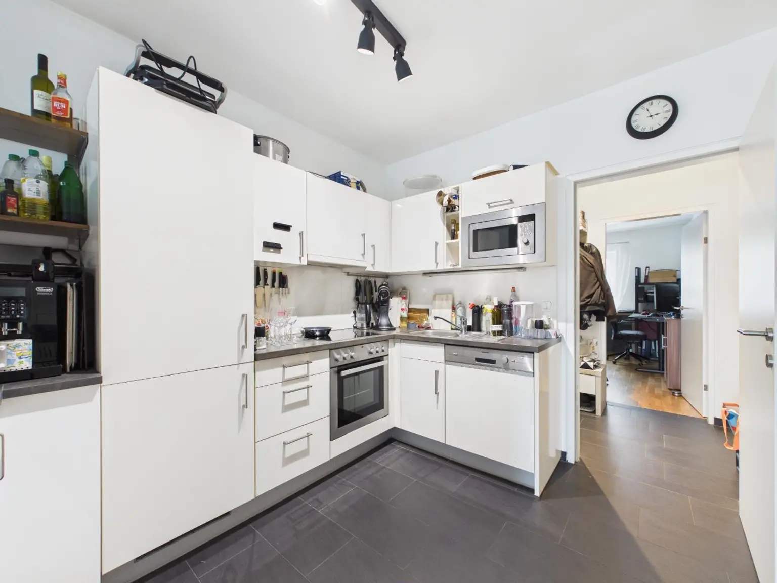 CAM04191G0-PR0087-STILL013