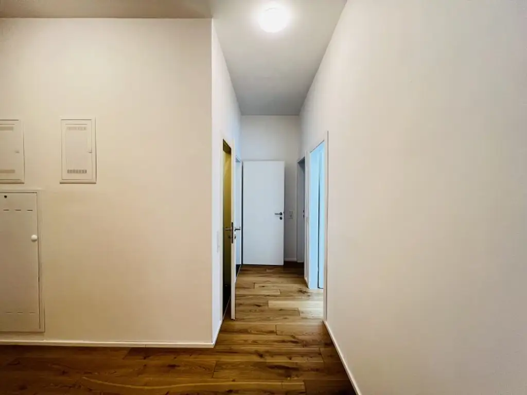 Q11 - Charmante Gartenwohnung: Lichtdurchflutet und Perfekt Aufgeteilt