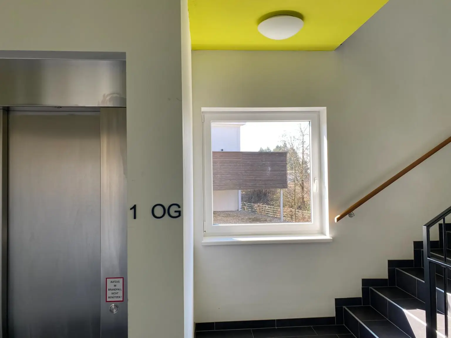 Stiegenhaus mit Lift