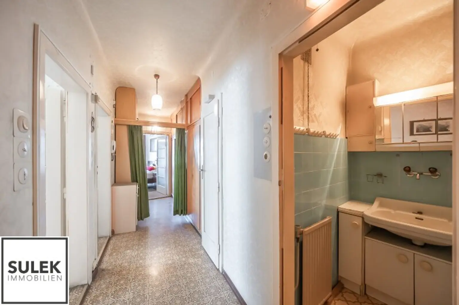 praktisch aufgeteilte 3-Zimmer-Wohnung in gepflegter Anlage – sanierungsbedürftig aber mit Potential für mehr !