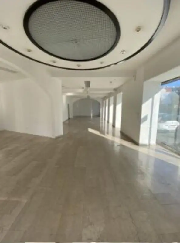 Geschäftslokal, modernes Geschäftslokal / Büro / Praxis - große Auslageflächen