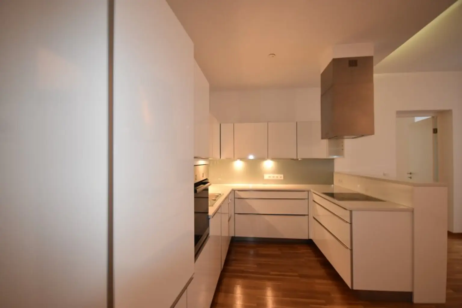 "ANDRÄVIERTEL - Stilvoll Wohnen in sanierter 3 Zimmer Altbauwohnung mit Stadtblick"