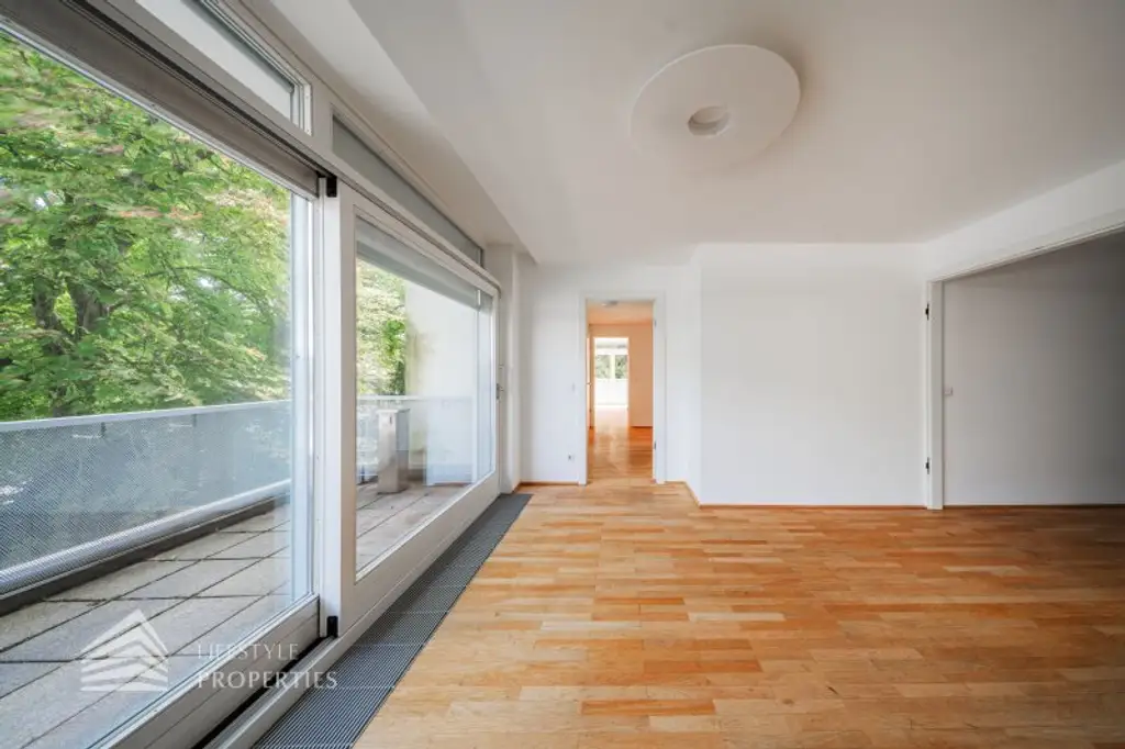 Wunderschöne 4 - Zimmer Wohnung mit Terrasse und 2 Balkonen