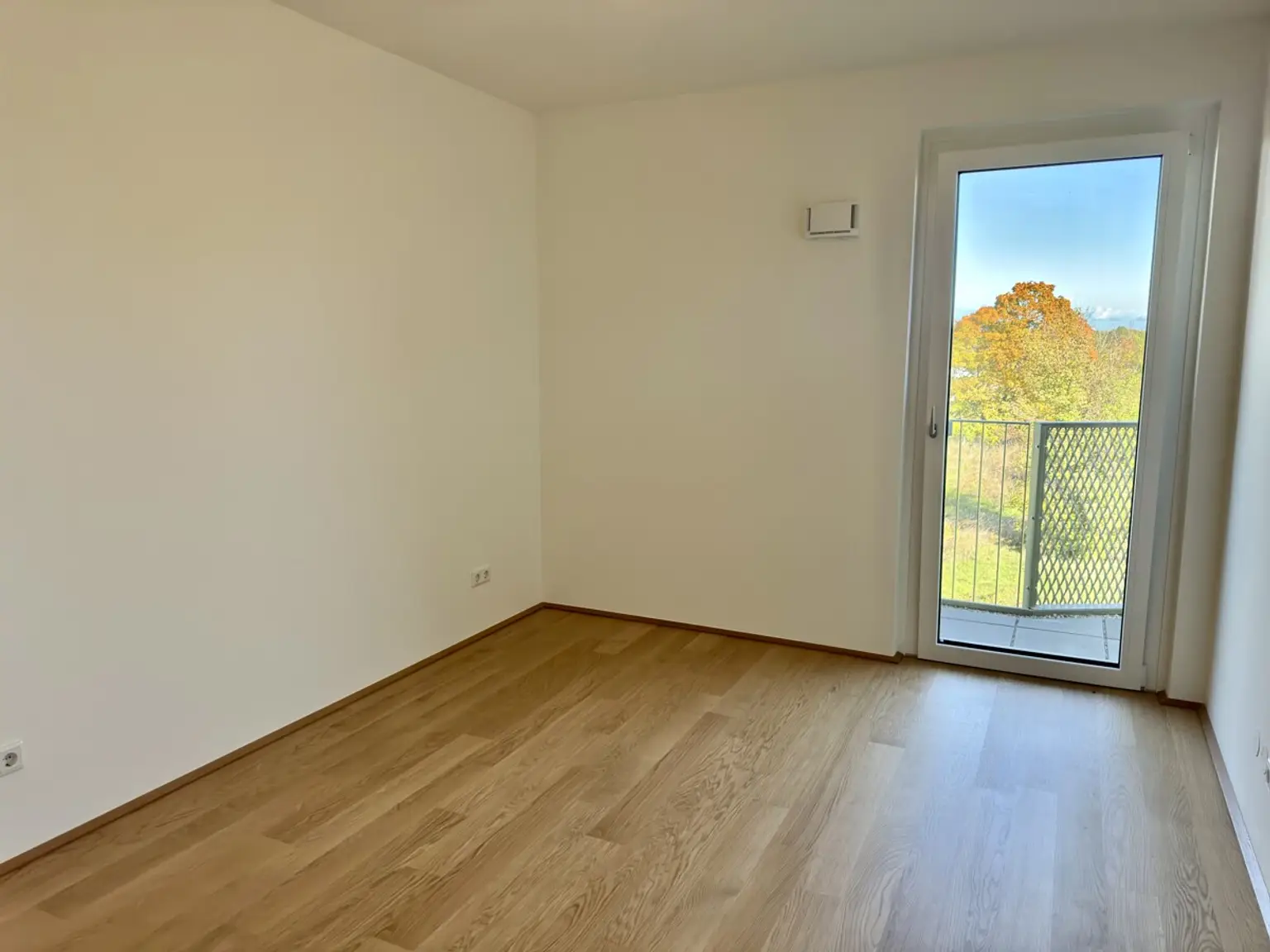 Hirschfeld: neu und provisionsfrei - Schnäppchen Hit mit Balkon