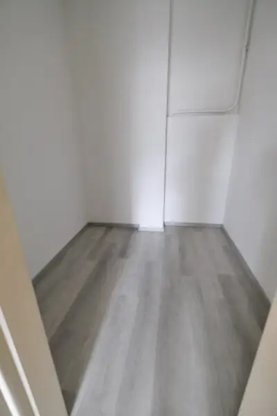 Nähe Innenstadt, Radetzkyplatz, UNBEFRISTETE Dachwohnung 3 Zimmer