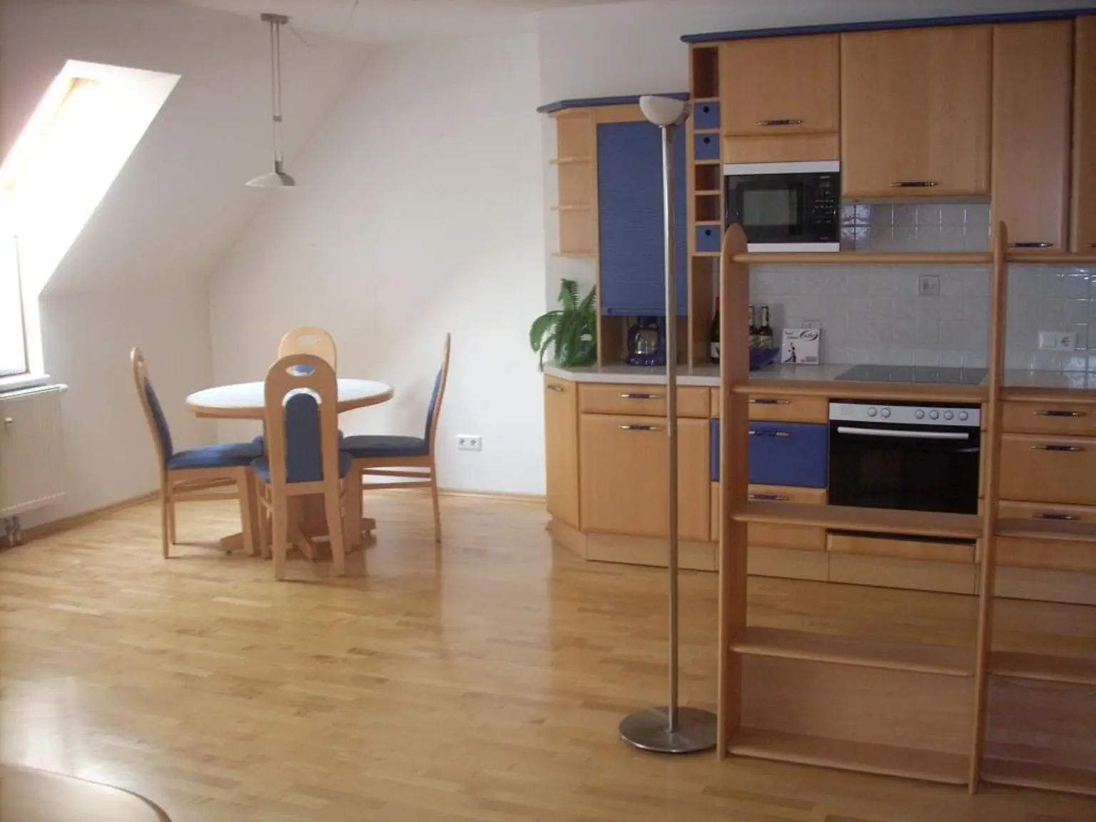 Wohnzimmer (Wohnküche)