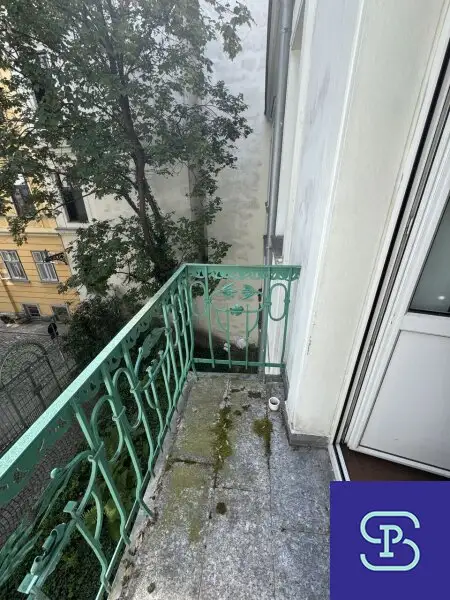 Provisionsfrei: Exklusiver 47m² Altbau mit Einbauküche und kl. Balkon in Toplage - 1080 Wien