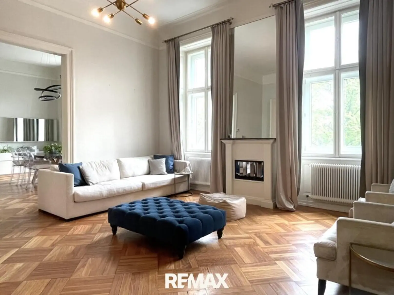 2 WOHNZIMMER