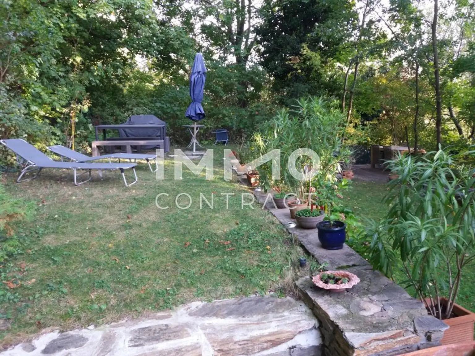 obere gartenterrasse