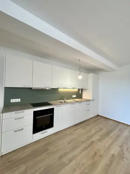 Erstbezug Dachgeschoßwohnung mit Balkon in Klosterneuburg – Ihr neues Zuhause!
