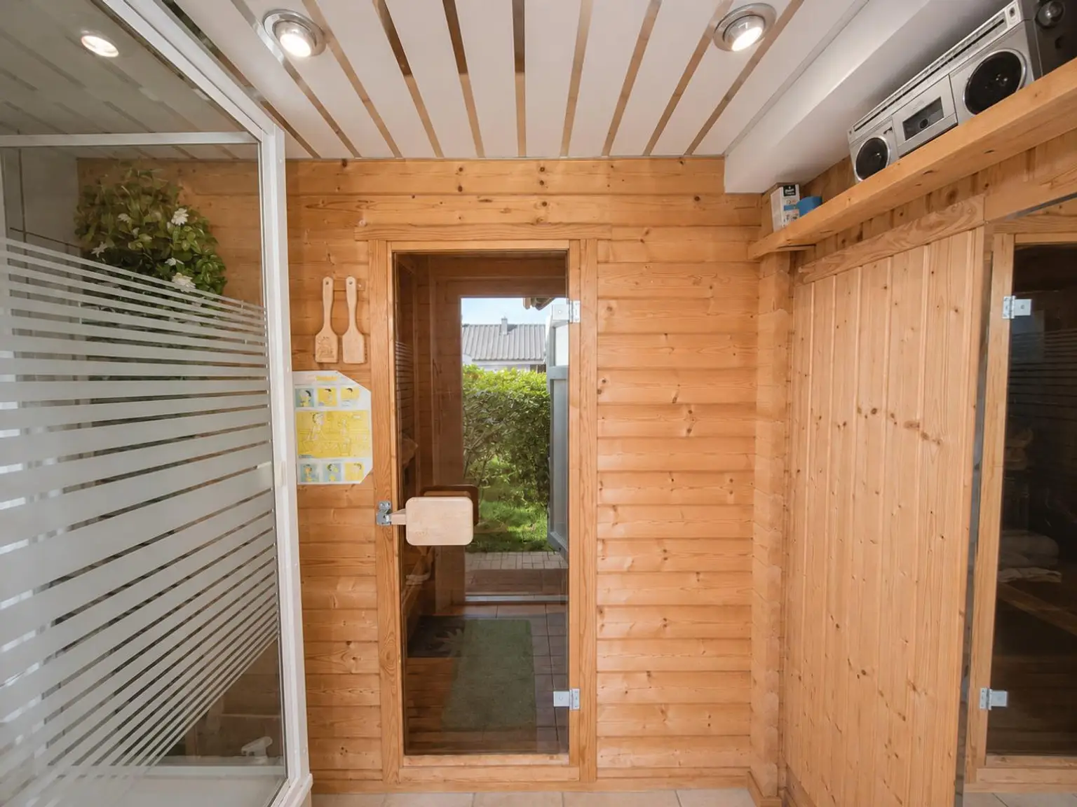 Sauna mit Dusche
