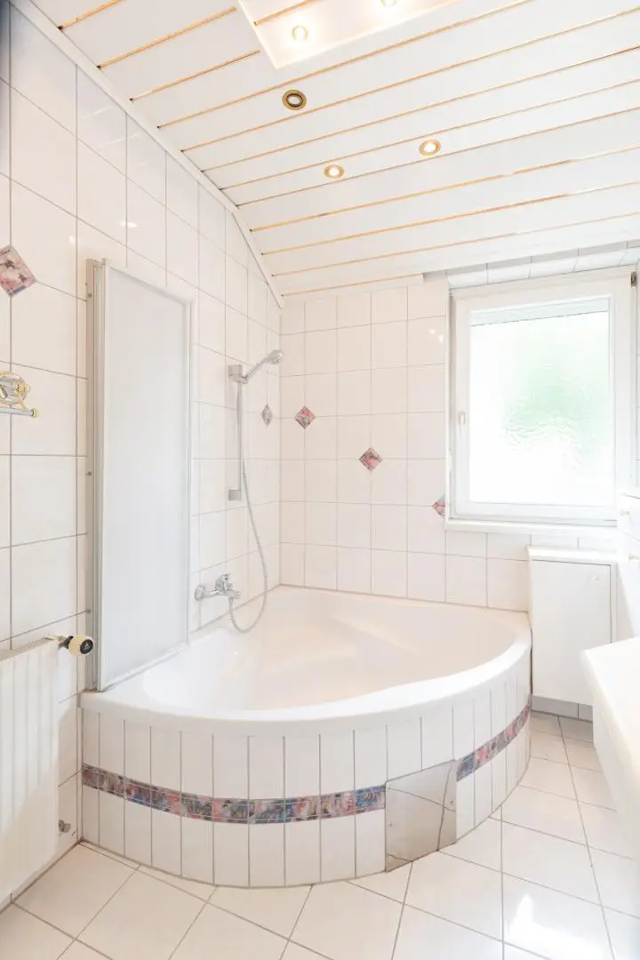 Lichtdurchflutete 3-Zimmer-Wohnung: Balkon, Blick ins Grüne & ruhige Lage