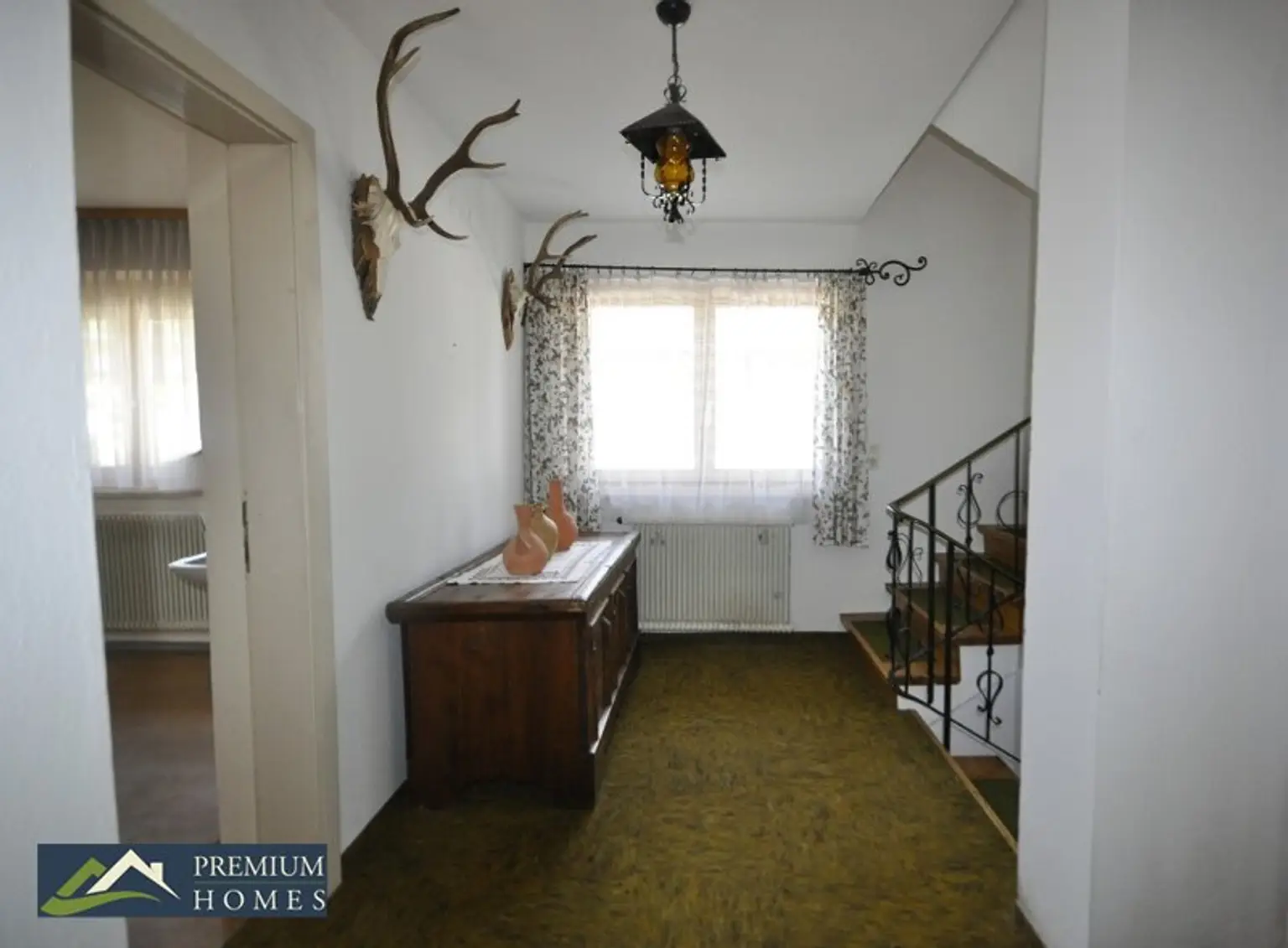 BREITENBACH am Inn - Flur OG und Aufgang Dachbodenzimmer