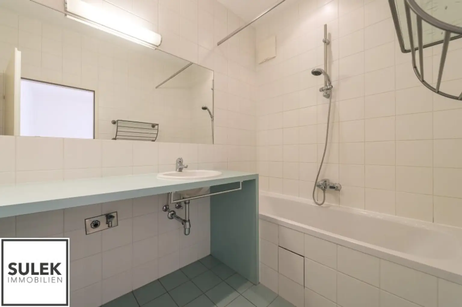 Gemütliche, ruhige 2-Zimmer Neubauwohnung mit Innenhof-Terrasse in beliebter Lage -nähe zur U6 & Mariahilfer Straße!