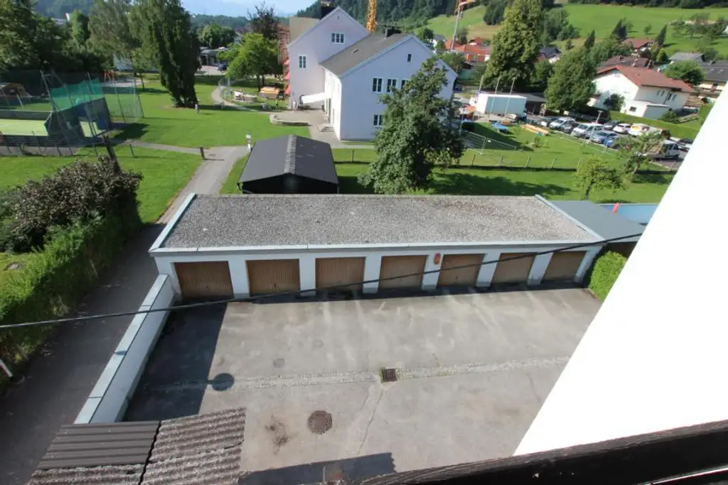 Helle 3-Zimmer-Mietwohnung in zentraler Lage von Pinsdorf mit Balkon & Gebirgsblick