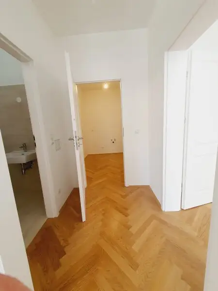ERSTBEZUG Top sanierter Stilaltbau nahe Wiedner Hauptstraße