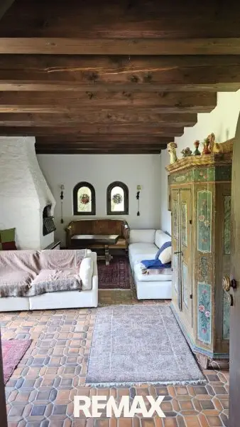 Wohnzimmer offener Kamin