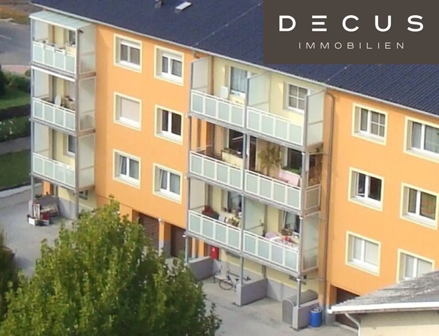 GROSSARTIGE FÜNFZIMMERWOHNUNG MIT SÜDBALKON