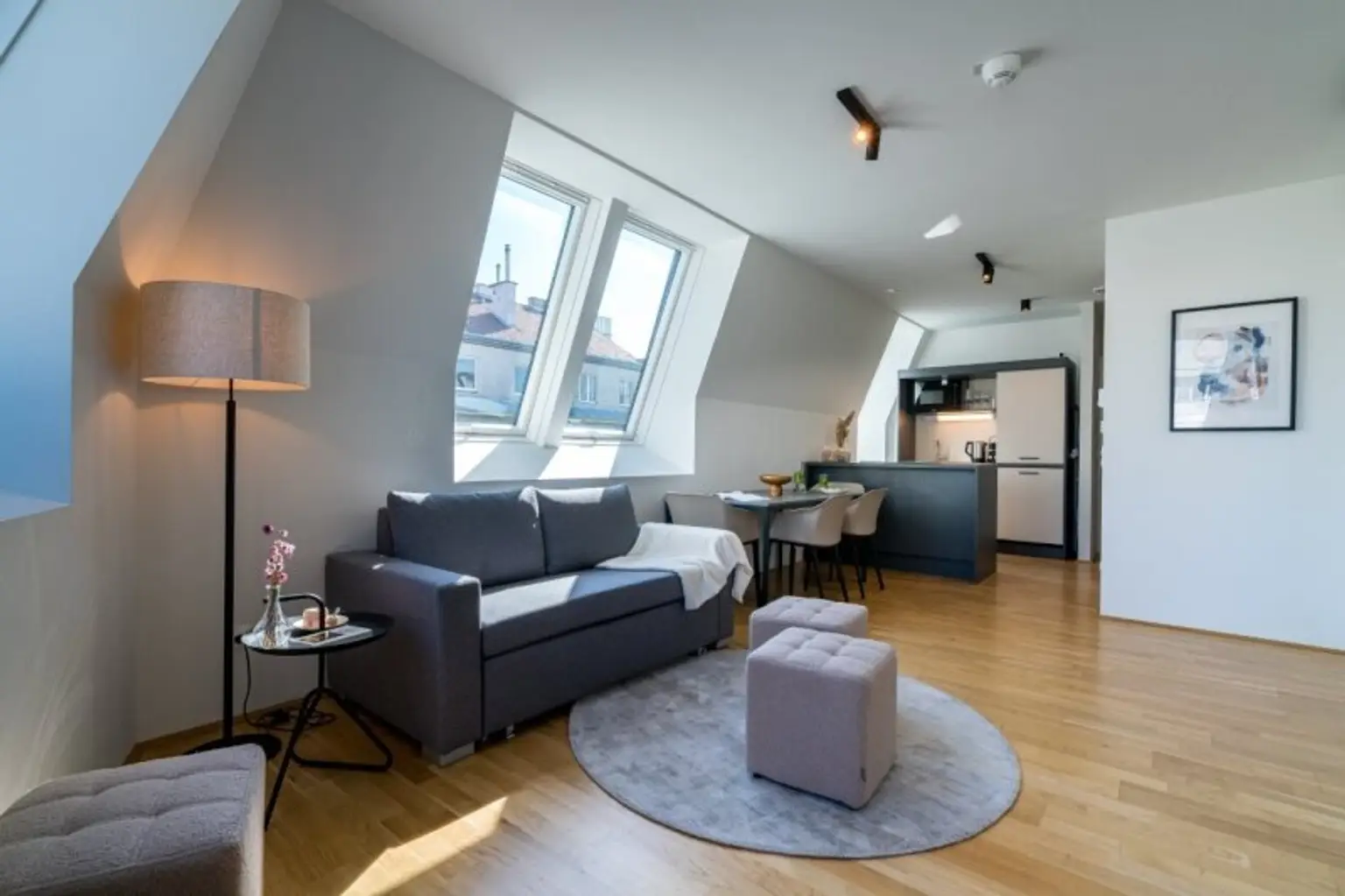 sonnige DG-Wohnung mit besonderem Flair!