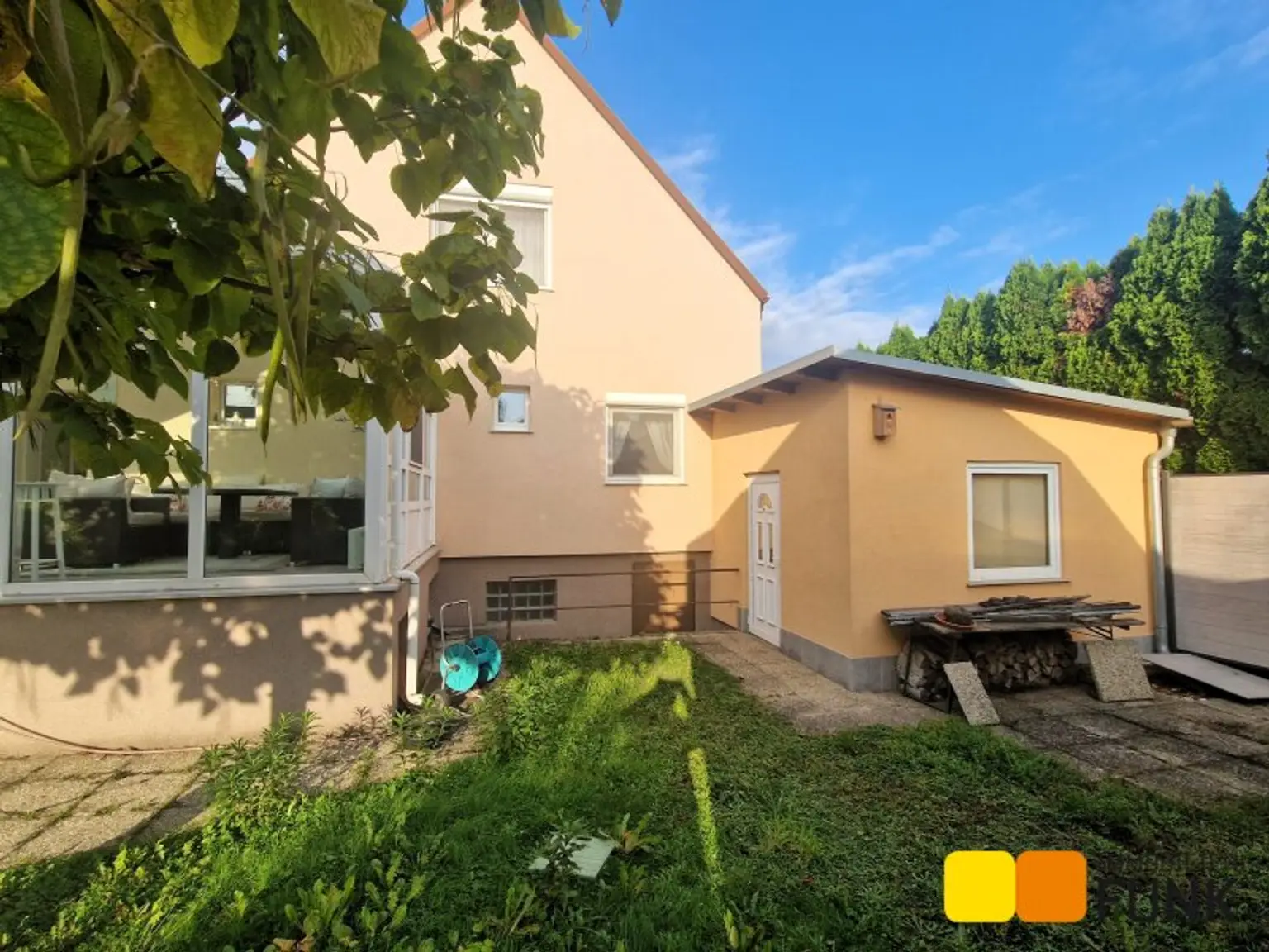 Gepflegtes Einfamilienhaus mit großem Garten