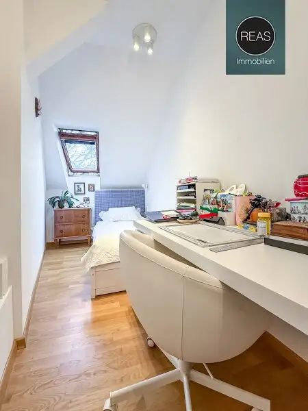 Provisionsfrei: Traumhaftes Stadthaus mit Garten in Gersthofer Bestlage!