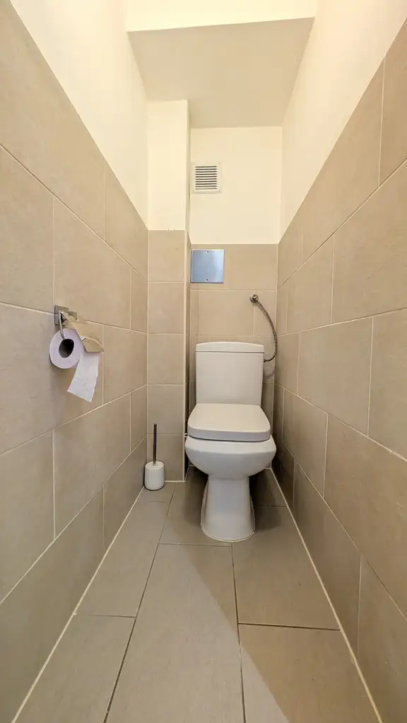 Nette Single-Garconniere mit Balkon in ruhiger und zentraler Grünlage am Rahthauspark Mauer !