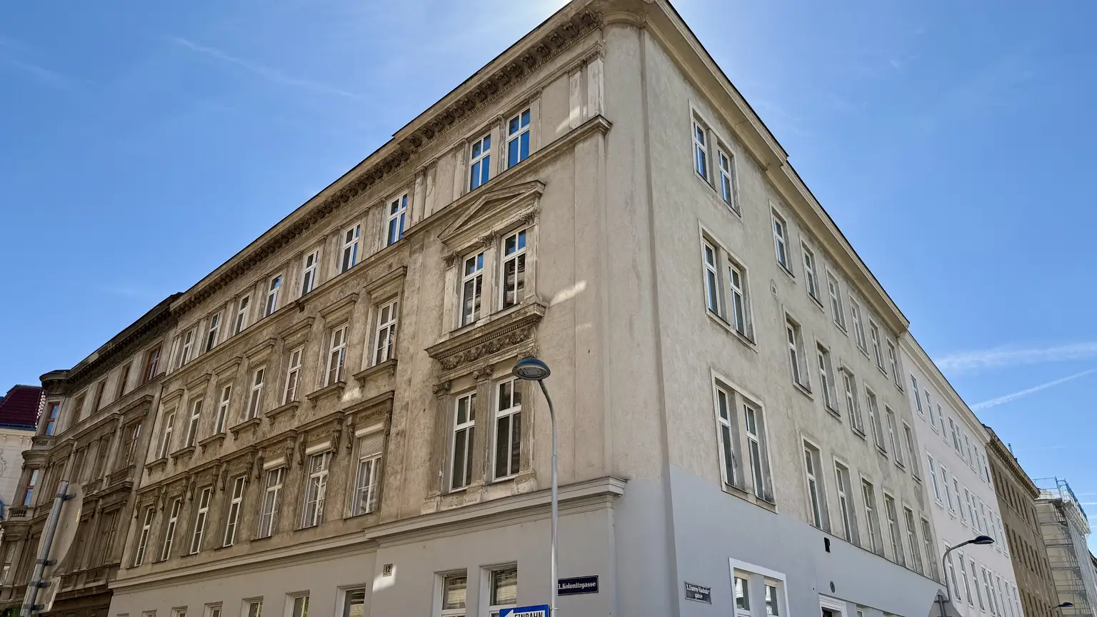 Sanierungsbedürftige Altbauwohnung I Kolonitzplatz