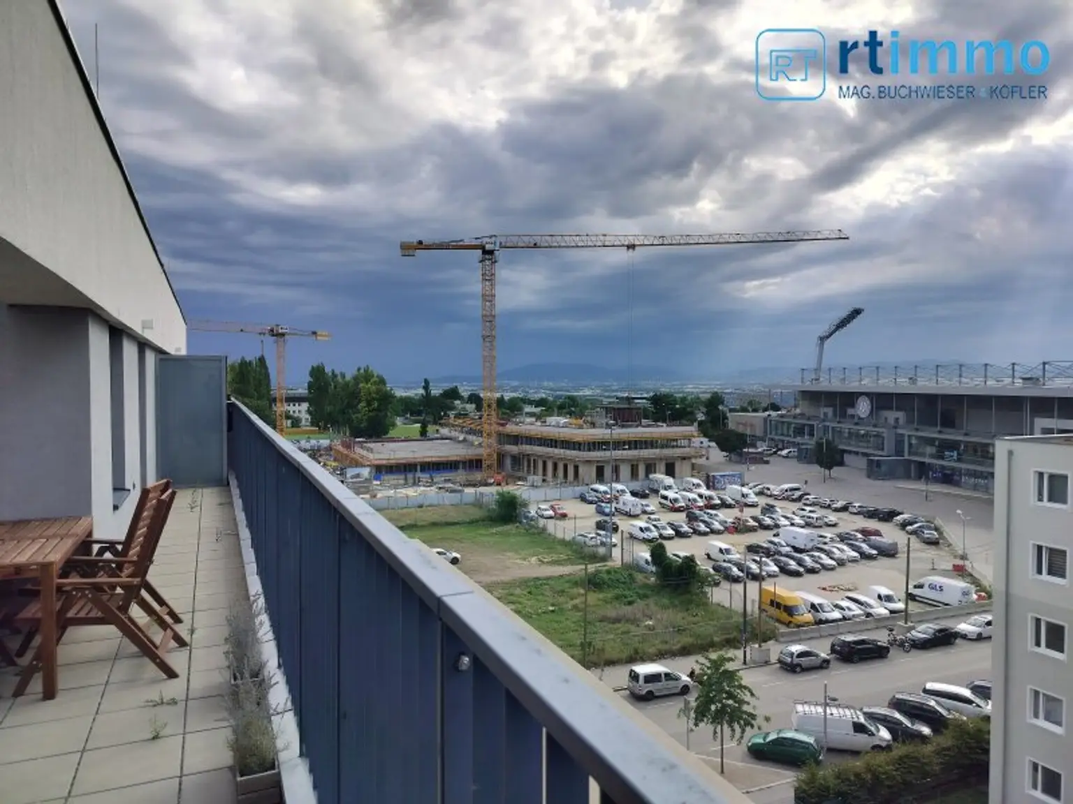 Einzigartiges Penthouse mit Traumterrasse, Fernblick und Klimaanlage