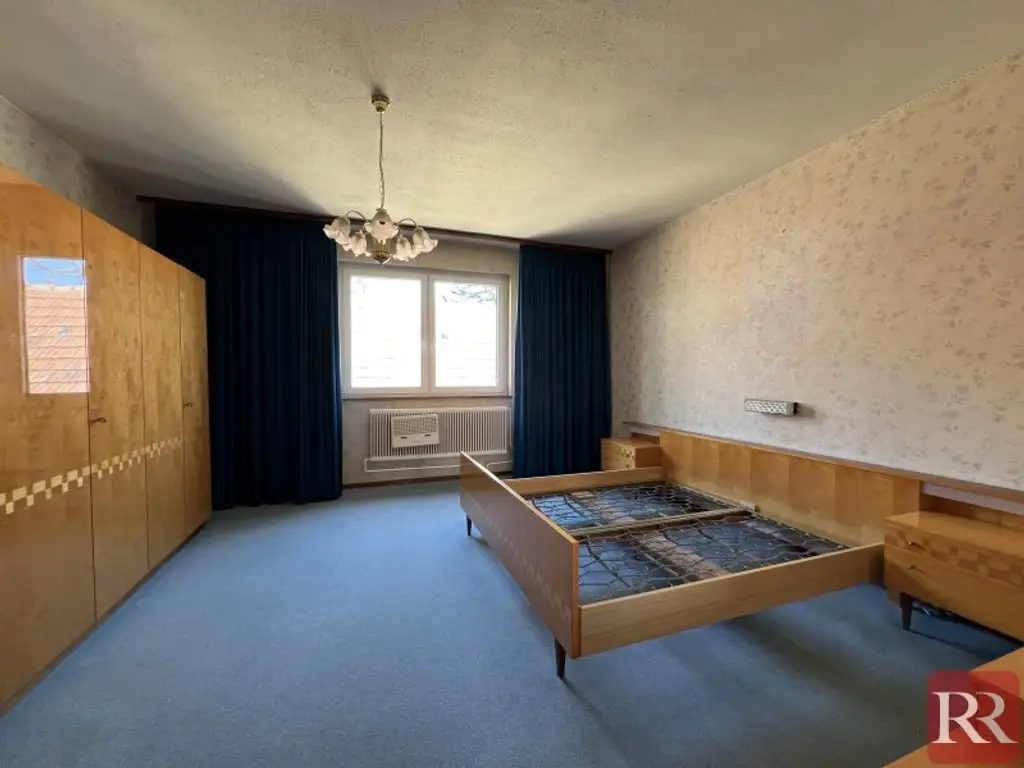 Wohnen & Gestalten: Zwei Häuser mit Innenhof und Garten
