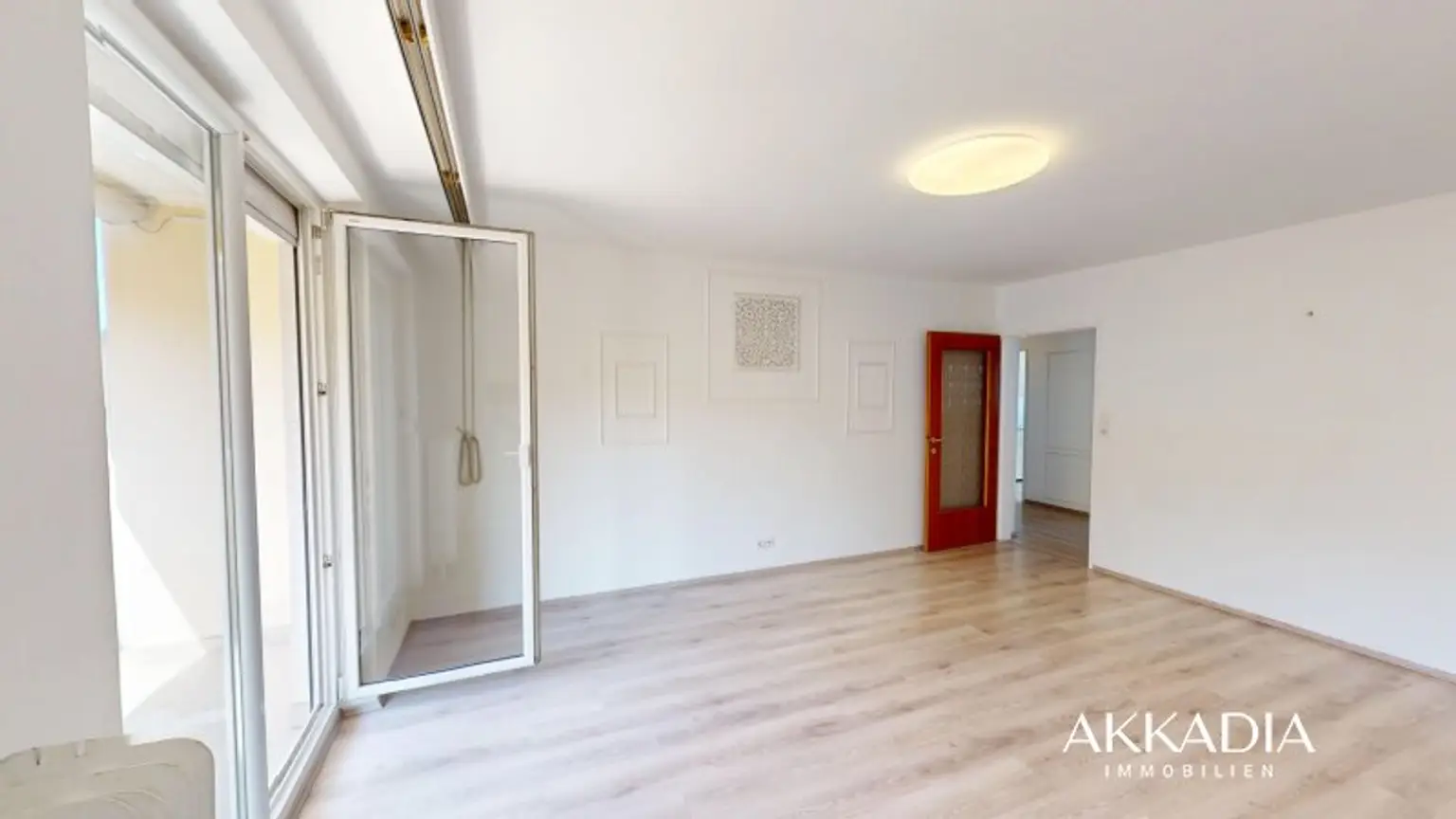 Gepflegte Neubauwohnung mit Loggia