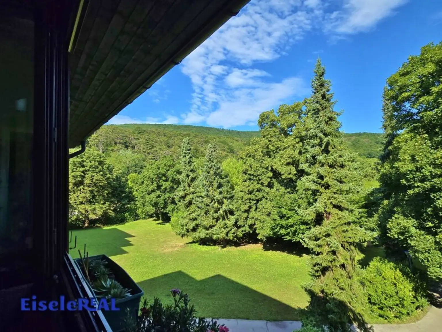 3 Zimmer – Loggia - Garage - Renovierungsbedarf