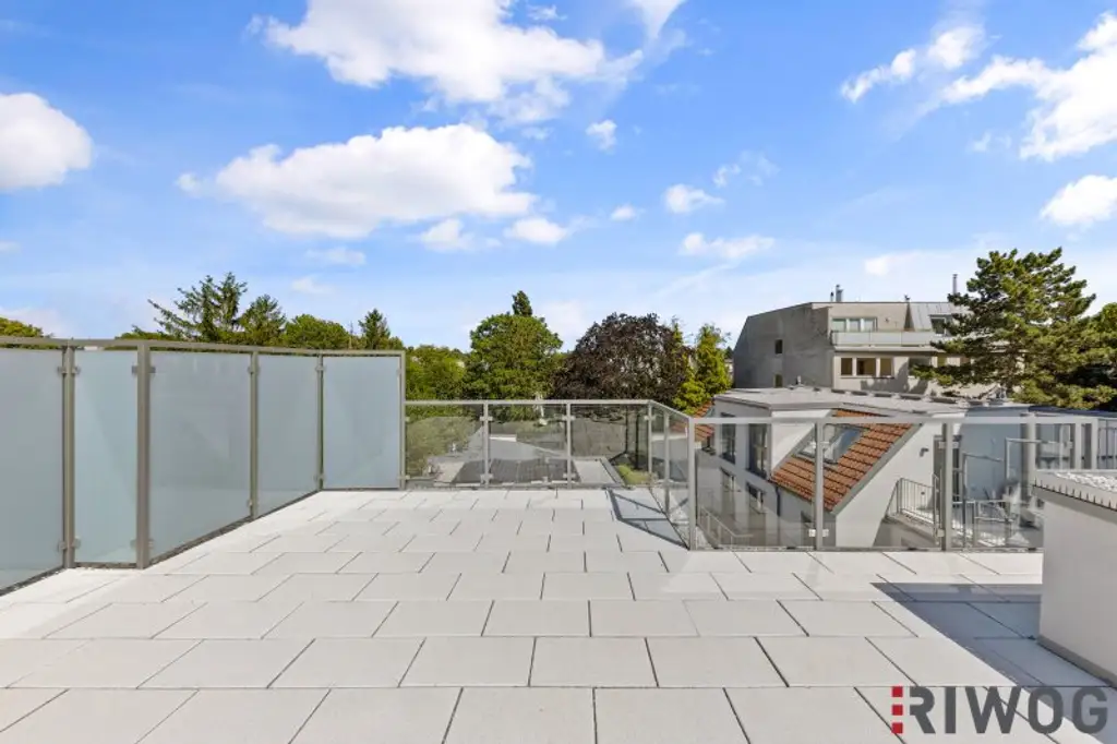 Imposante und sehr helle Dachgeschosswohnung mit 2 Terrassen und hochwertiger Ausstattung in ehemlaigen Fuhrwerkhaus