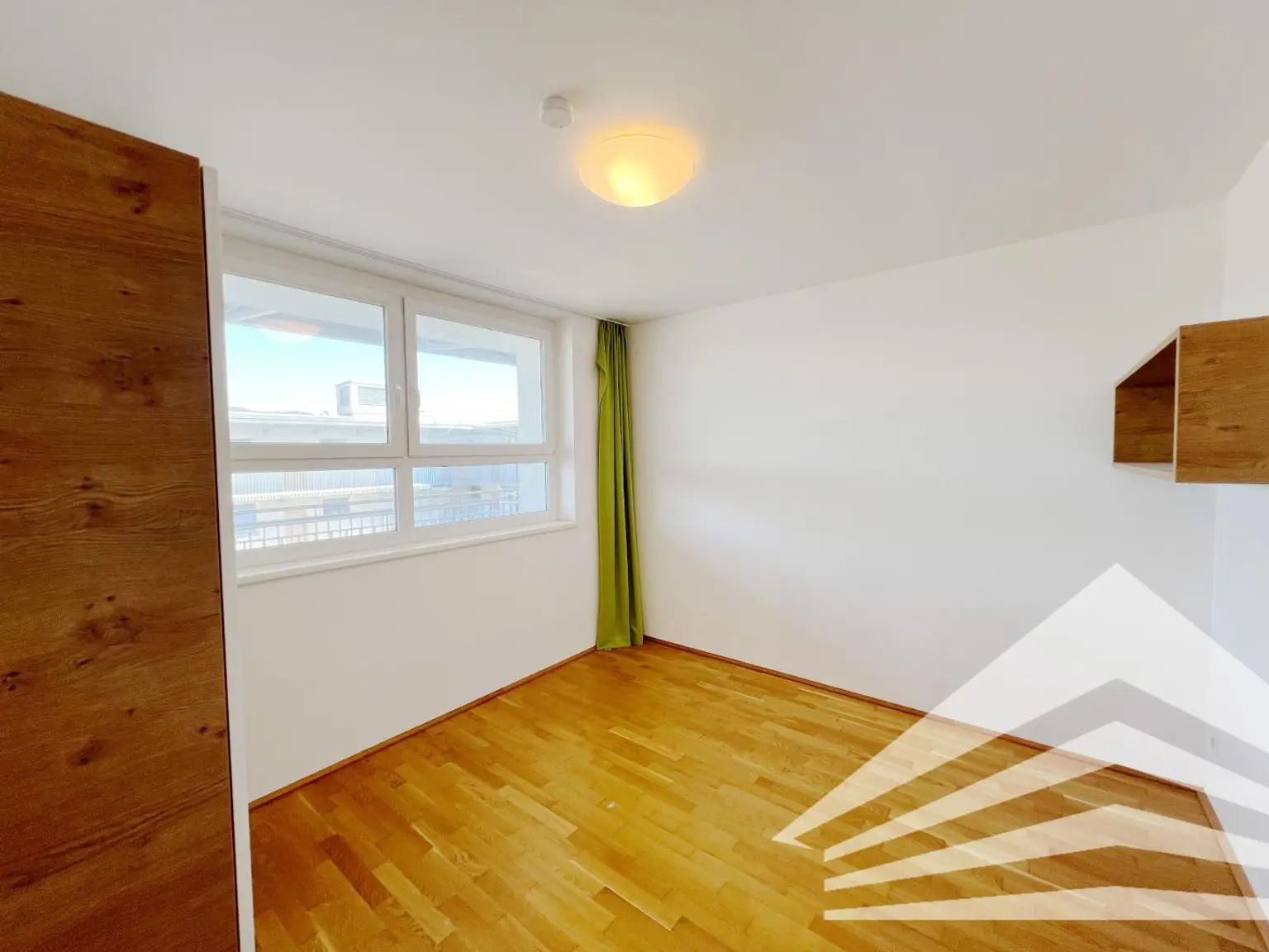 SQUADRO - teilmöblierte westseitige 3-Zimmer Wohnung mit Balkon in zentraler Lage!