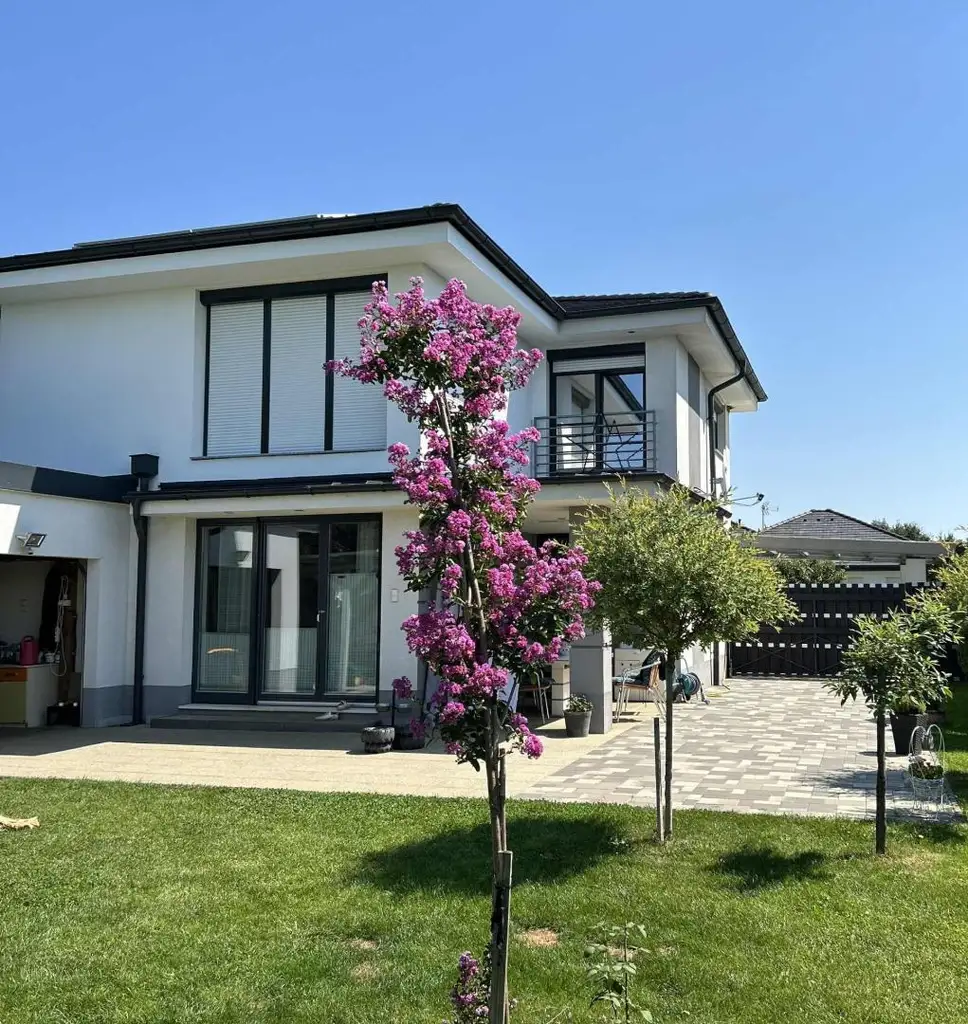 Wohnen mit bester Aussicht und schönem Garten in Schachendorf!